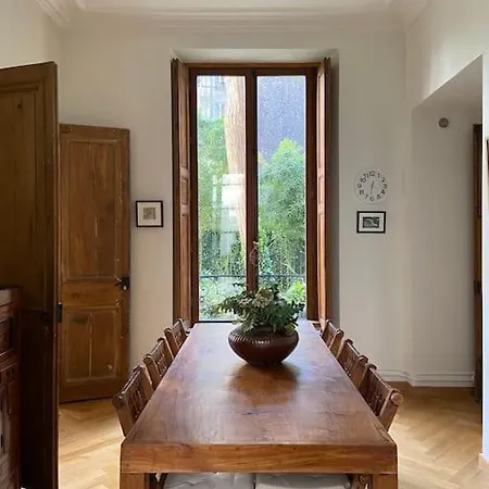 2-bedroom Garden Flat In The Marais By Seine River * Paris