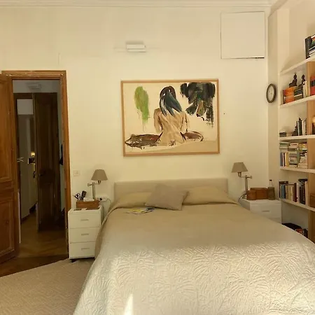 2-bedroom Garden Flat In The Marais By Seine River *