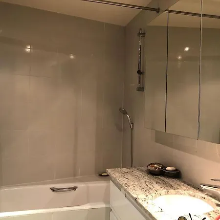 2-bedroom Garden Flat In The Marais By Seine River Apartment